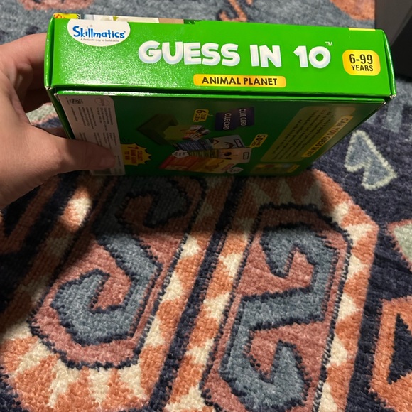 Skillmatics Guess in 10 Animal Planet Game - Picture 3 of 3